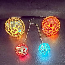 Lade das Bild in den Galerie-Viewer, LED Light Projecting Disco Ball Light Up Earrings for Women(2 pairs) SHINYOU